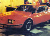 Adamo GT II no IX Salão; note a semelhança do perfil dianteiro com o modelo anterior (foto: 4 Rodas).