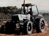BX 4.130, com tração 4x4, o trator mais pesado da Linha Agrale 1990 (fonte: João Luiz Knihs).