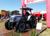 575 Super, nova versão do trator médio Agrale com plataforma de trabalho redesenhada, lançamento de 2017 (foto: LEXICAR).