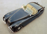 A réplica do Jaguar XK 120 (fonte: Opala & Cia.)..