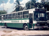 Veículo da mesma série e da mesma empresa visto pela lateral direita (foto: Rafael Fernandes de Avellar / onibusbrasil).