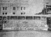 Fotografia de ônibus Magirus com carroceria Aratu, estampada em jornal de Salvador (BA) no ano de inauguração da fábrica da encarroçadora (fonte: Patrício Americano Ferreira). 