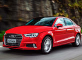 Audi A3 Sedan Ambition 2017: note as novas grades laterais e a moldura em torno das janelas, itens que o diferenciam das demais versões.