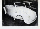 As portas e o corpo central da carroceria do Fusca conversível da Avallone eram moldados em fibra de vidro, para depois receberem capôs e para-lamas metálicos originais da VW (foto: Oficina Mecânica).
