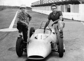 Fórmula Jr de Toni Bianco, aqui fotografado com Chico Landi (à esquerda).