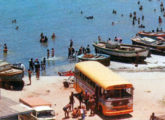 Bons Amigos LP em detalhe de cartão postal da praia de Marataízes (ES) na década de 70.