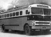 Ônibus rodoviário Brasinca de 1950, um dos primeiros fabricados pela empresa, provavelmente sobre chassi de origem britânica (fonte: Alan Piubel Rabello / toffobus).