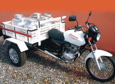 Tricargo - triciclo utilitário da Brazcar com carroceria de madeira.