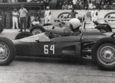 Servi-Vê, o Fórmula Vê construído por Francisco Cavalcante em 1966; Bob Sharp está ao volante, em competição pelo campeonato brasileiro, no Rio de Janeiro, em dezembro de 1967 (foto: arquivo pessoal Bob Sharp).