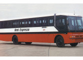 El Buss 340 sobre chassi Scania de motor dianteiro da empresa Real Expresso, de Brasília (DF).