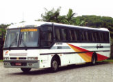 El Buss 320 com chassi de motor dianteiro da Gidion Transporte e Turismo, de Joinville (SC) (foto: Alessandro Alves da Costa /egonbus).