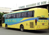 O mesmo ônibus, em vista traseira, estacionado na estação rodoviária de Bom Jesus do Norte (ES), cidade fronteiriça com o Estado do Rio de Janeiro (foto: Luís Otávio Vicente Domingues / onibusbrasil).