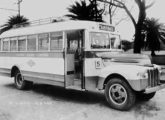 Este Ford 1947 do Expresso Bandeirantes Viação (em 1949 incorporado à Viação Cometa) recebeu uma das primeiras carrocerias fabricadas pela Caio (fonte: portal juntosabordo).