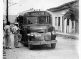 Outro Chevrolet com carroceria Caio servindo à cidade de Caraguatatuba (SP) na década de 50 (fonte: Ivonaldo Holanda de Almeida).