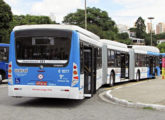 Biarticulado Caio sobre o mesmo chassi Volvo B9SALF, da Viação Cidade Dutra, operando no sistema troncalizado urbano de São Paulo (SP) (foto: George Miranda / onibusbrasil).