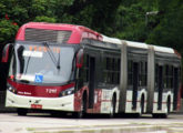 Biarticulado Caio Millennium BRT da Viação Campo Belo, operando nos corredores urbanos de São Paulo (SP); tem chassi Volvo B360S (foto: César Reis / onibusbrasil). 