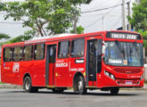 A cor vermelha caracteriza o serviço "Passe Livre" da prefeitura de Maricá (RJ), único sistema com tarifa zero implantado no Brasil; o carro da foto é um Apache em chassi OF (foto: Patrick Mouzer / onibusbrasil).