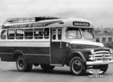 Caminhão Dodge de chassi curto com carroceria rodoviária de 1952, pertencente ao Expresso Maringá, de Maringá (PR) (fonte: site Railbuss).