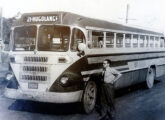 Outro Caio-FNM paranaense, este atuando no transporte urbano de Curitiba no final dos anos 50 (fonte: Ônibus Antigo de Curitiba).