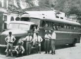 Outro papa-filas santista da Caio, este tracionado por um Volvo sueco de 1954 (fonte: Ivonaldo Holanda de Almeida / Expresso Brasileiro Histórico).