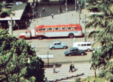 Para-filas Caio (aparentemente tracionado por cavalo GMC) utilizado com sala de exposições itinerante; a imagem foi retirada de um cartão postal da Praça do Rosário, Campinas (SP), do início da década de 60.