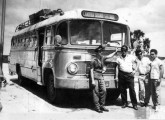 Provavelmente do final de 1957 é este "Fita Azul" com chassi Mercedes-Benz LP-312 operando a ligação rodoviária entre Campina Grande (PB) e Sertania (PE), no sertão nordestino (fonte: Berenice Batista / onibusbrasil).