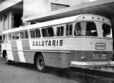 O Caio/Scania da Salutaris em vista traseira (foto: Augusto Antônio dos Santos).