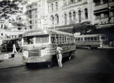 Ônibus de 1947, com carroceria Caio e chassi leve de marca não identificada, mas certamente de origem norte-americana; pertencente à empresa Pedrosa, servia ao transporte urbano de Recife (PE) (fonte: Werner Keifer).