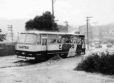 Ônibus semelhante, de 1971, da igualmente paulistana Viação Castro (fonte: Mario Brian). 
