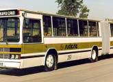 Articulado padron Volvo-Amélia; o ônibus, da empresa Sudeste, compôs a frota do primeiro corredor integrado da cidade de Porto Alegre.