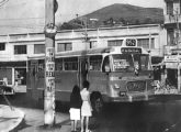 Carbrasa-LP circulando pelo subúrbio carioca de Vaz Lobo em 1965 (fonte: Madureira: Ontem & Hoje).