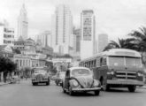 Volvo-Carbrasa 1948 trafegando pela Avenida Prestes Maia, no Centro da cidade de São Paulo (fonte: site nacionalbus).