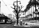 Um dos primeiros Carbrasa circula pela avenida Presidente Vargas, no Centro do Rio de Janeiro (RJ), ainda em obras no final da década de 40 (fonte: Arquivo Nacional).