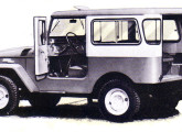 Jipe Toyota com capota Carbruno como equipamento original.