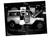 Um Toyota Bandeirante equipado com capota Carraço exposto no III Salão do Automóvel, em 1962 (fonte: Jorge A. Ferreira Jr. / Anfavea).