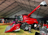 Colheitadeira 6160 Automation exposta no Show Rural Coopavel 2025 (foto: Cultivar Máquinas).