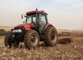 Farmall 100 com cabine e capô novos, novidades de 2025.