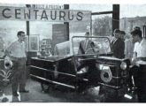 A induco preparou um stand para o Centaurus na Primeira Exposição da Indústria Automobilística, montada no Rio de Janeiro em julho de 1957 (foto: Automóveis & Acessórios). 