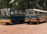 Ônibus Cermava em chassi FNM na frota do Ministério da Aeronáutica; à esquerda um Mracopolo Sanremo com mecânica Mercedes-Benz (foto: Marco Antônio Silva de Góes; fonte: Ivonaldo Holanda de Almeida / onibusbrasil).