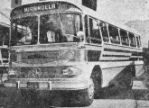 A feia carroceria Frente Nova, de 1968, montada sobre o já então inadequado chassi Mercedes-Benz LP; fabricado em 1969, o carro pertenceu à Empresa Nilopolitana de Transportes, de Nilópolis (RJ) (fonte: portal ciadeonibus).