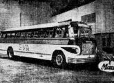 Montada sobre chassi norte-americano Mack, esta moderna carroceria Cermava tipo coach foi entregue em fevereiro de 1950 à mineira Empresa de Viação Automobilística - EVA.