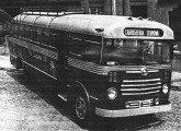 Ônibus rodoviário de 1952 sobre chassi Alfa-Romeo, já mostrando a influência da Caio sobre a produção futura da empresa (fonte: Tarcísio Rodrigues).