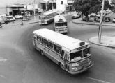 À frente, Cermava-OF circulando pelo subúrbio carioca de Madureira em 1974 (fonte: portal oriodeantigamente).