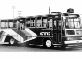 Versão do urbano Copacabana com porta central mais larga e grande espaço para passageiros em pé, construído sobre chassi OH-1313 para a CTC-RJ em 1975; a imagem é do veículo de apresentação.