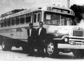 Rodoviário sobre caminhão International 1951-52, exportado pela Cermava na primeira metade da década (fonte: Rafael Xarão).