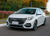 Sedã Arrizo 6 Pro, novidade Chery de 2021 (montado no Brasil, o modelo voltaria a ser a importado no ano seguinte).
