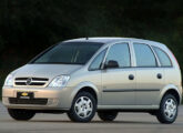 Lançada em 2002, em apenas um mês a bonita minivan Meriva conquistou a liderança do mercado.