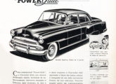 O mesmo Chevrolet 1952 mostrado na linha de montagem da imagem anterior; a publicidade, de novembro daquele ano, é da versão automática.