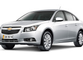 Com o sedã Cruze, lançado em 2011, a GM deu continuidade à total renovação de sua linha de modelos, iniciada dois anos antes com o Agile.