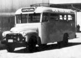 Este Chevrolet 1954 foi um dos primeiros ônibus da frota da Viação Águia Branca, de Cariacica (MG)